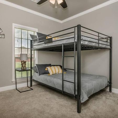 Cheerful 3 Bedroom Home, King Bed, 10 Min From Palo Duro Canyon, Fireplace, Washer Dryer 외부 사진