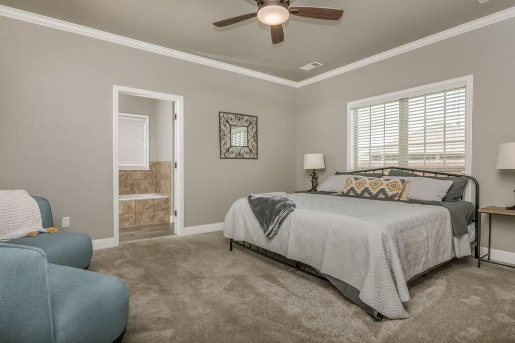 Cheerful 3 Bedroom Home, King Bed, 10 Min From Palo Duro Canyon, Fireplace, Washer Dryer 외부 사진