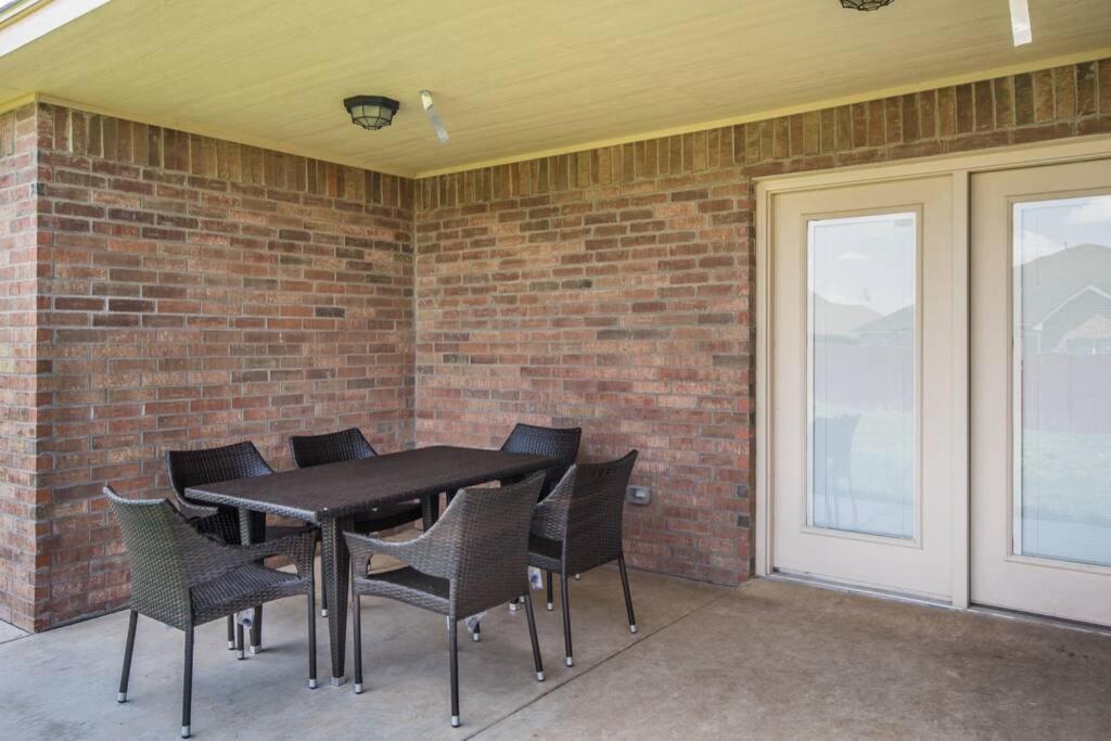 Cheerful 3 Bedroom Home, King Bed, 10 Min From Palo Duro Canyon, Fireplace, Washer Dryer 외부 사진