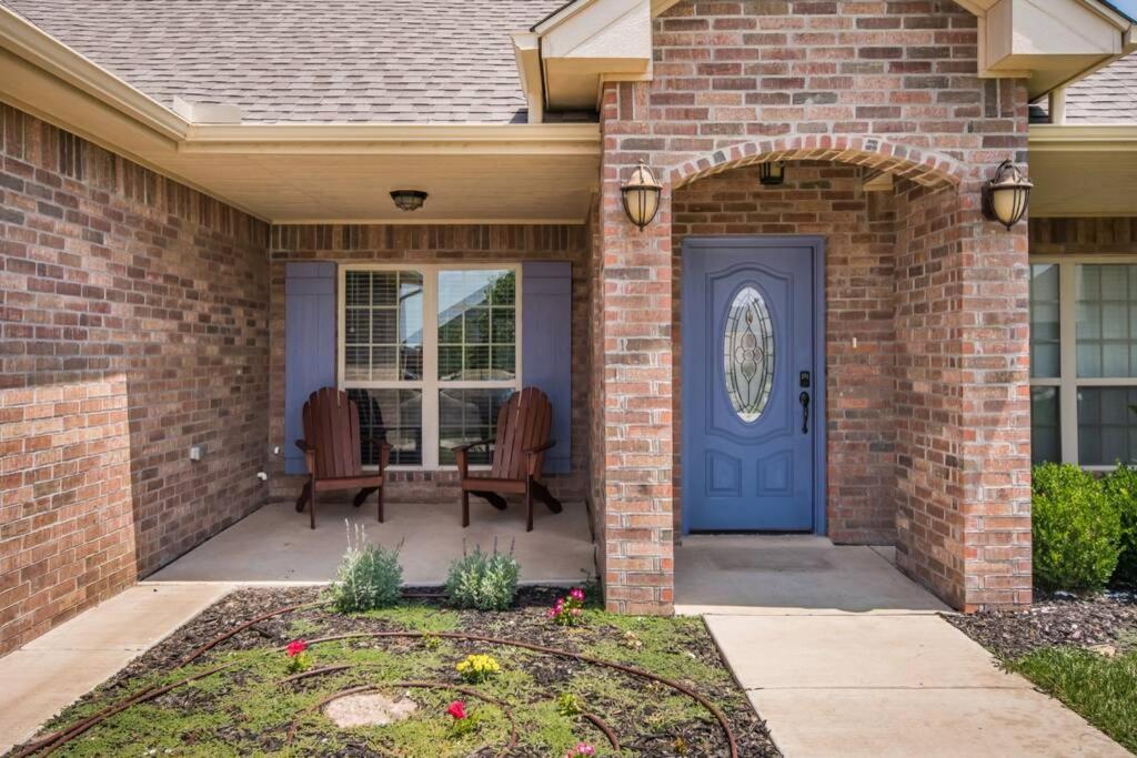 Cheerful 3 Bedroom Home, King Bed, 10 Min From Palo Duro Canyon, Fireplace, Washer Dryer 외부 사진