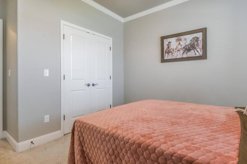 Cheerful 3 Bedroom Home, King Bed, 10 Min From Palo Duro Canyon, Fireplace, Washer Dryer 외부 사진