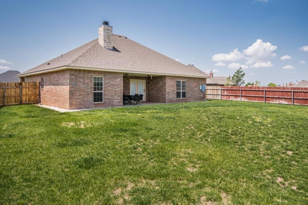 Cheerful 3 Bedroom Home, King Bed, 10 Min From Palo Duro Canyon, Fireplace, Washer Dryer 외부 사진